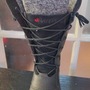 Baffin women's boots size 9